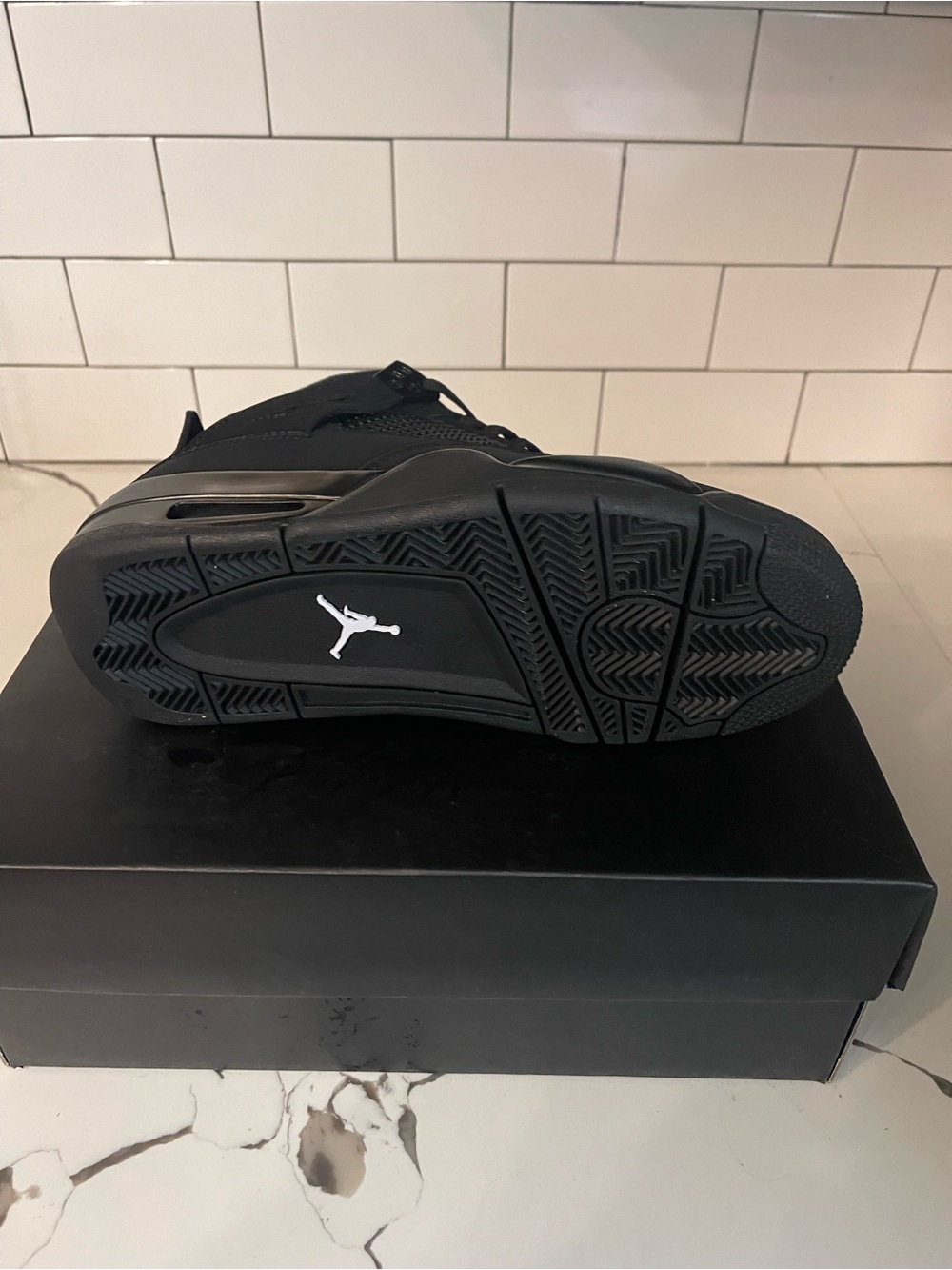 Men’s Retro 4 Black Cat Size 5. - Picture 4 of 8